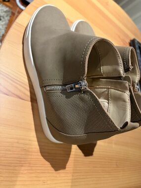 Womens Casual Zip-Detail Brown wedge Sneakers